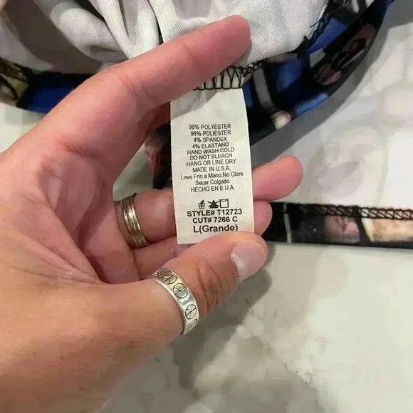 Love Culture Cathedral Stained Glass Short Sleeve Crop Top Shirt Women’s Large - Picture 7 of 7